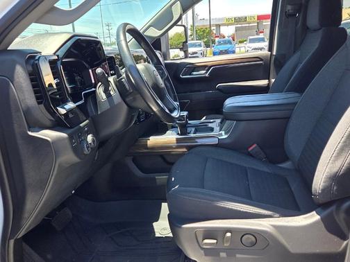 Summit White 2023 Chevrolet Silverado 1500 LT