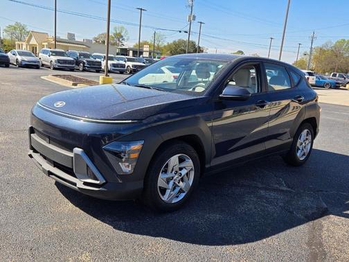 2025 Hyundai KONA SE