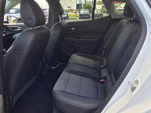 Summit White 2025 Chevrolet Trax LT