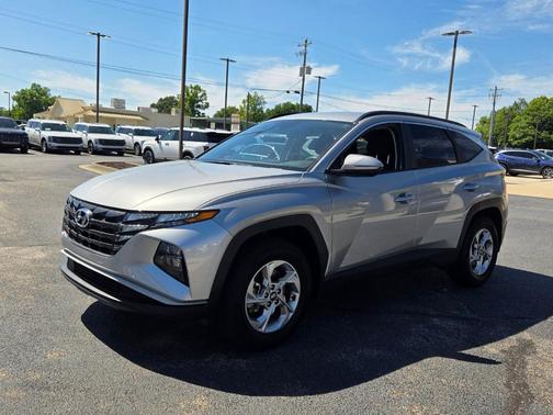 Shimmering Silver 2023 Hyundai TUCSON SEL