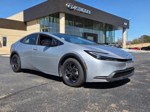 2024 Toyota Prius LE