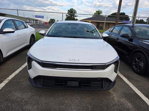 Snow White Pearl 2025 Kia K4