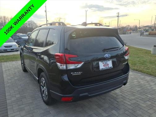 Crystal Black Silica 2022 Subaru Forester Premium