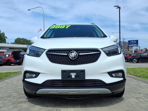Summit White 2018 Buick Encore Essence