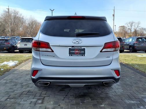 2018 Hyundai SANTA FE SE