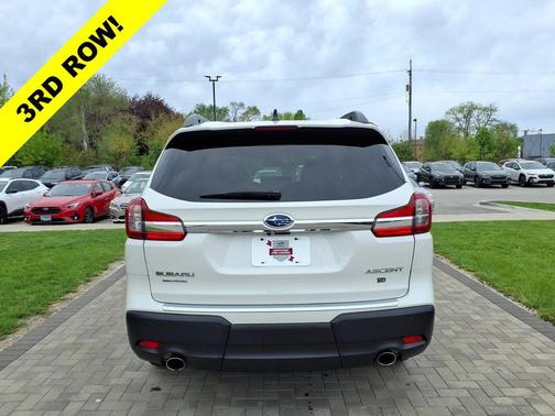Crystal White Pearl 2022 Subaru Ascent Premium 8-Passenger