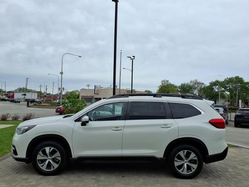 Crystal White Pearl 2022 Subaru Ascent Premium 8-Passenger