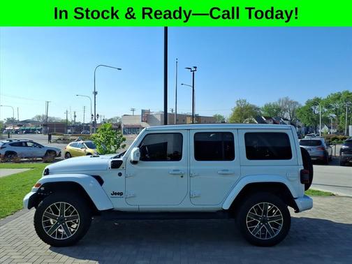 Bright White Clearcoat 2024 Jeep Wrangler 4xe High Altitude
