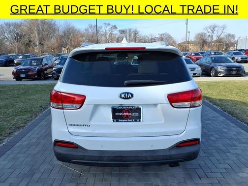 Snow White Pearl 2016 Kia Sorento LX