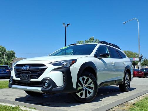 Crystal White Pearl 2025 Subaru Outback Premium