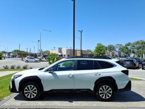 Crystal White Pearl 2025 Subaru Outback Premium