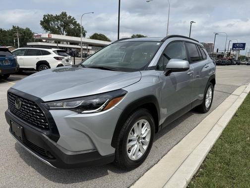 2024 Toyota Corolla Cross LE