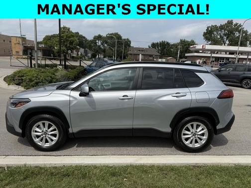 2024 Toyota Corolla Cross LE