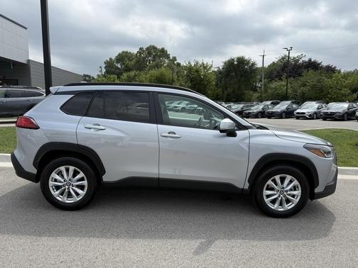 2024 Toyota Corolla Cross LE