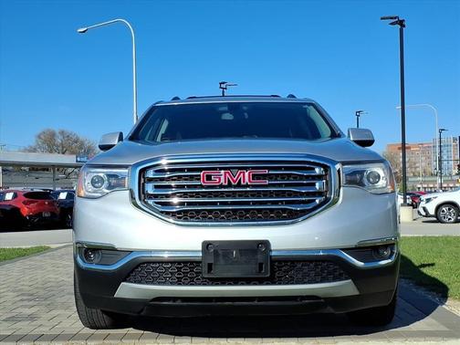 Quicksilver Metallic 2019 GMC Acadia SLE-2