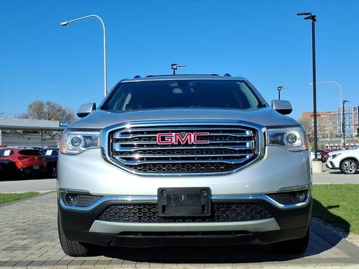 Quicksilver Metallic 2019 GMC Acadia SLE-2