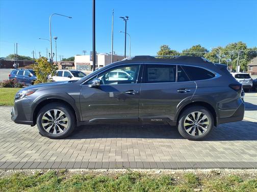 2025 Subaru Outback Touring XT