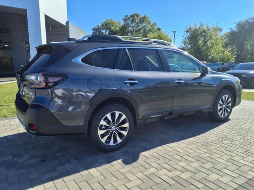 2025 Subaru Outback Touring XT