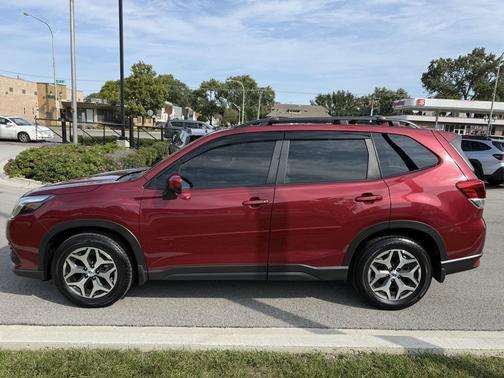 2023 Subaru Forester Premium