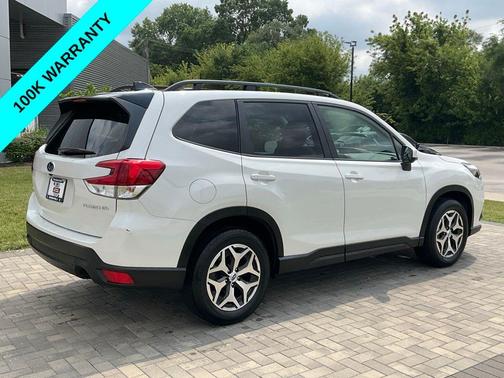 Crystal White Pearl 2024 Subaru Forester Premium