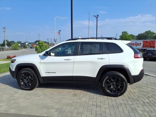 2022 Jeep Cherokee Trailhawk