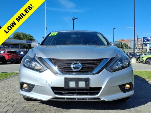 Brilliant Silver 2016 Nissan Altima 2.5 SR