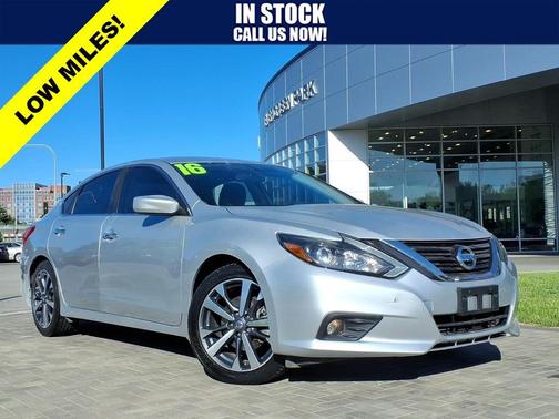 Brilliant Silver 2016 Nissan Altima 2.5 SR