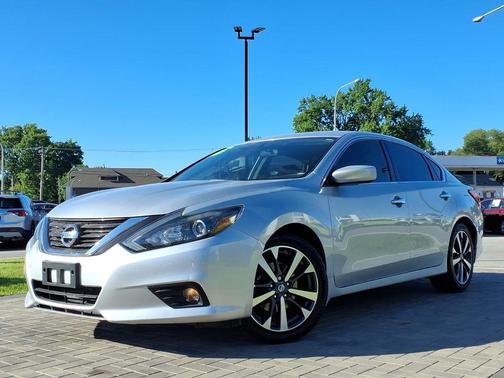 Brilliant Silver 2016 Nissan Altima 2.5 SR