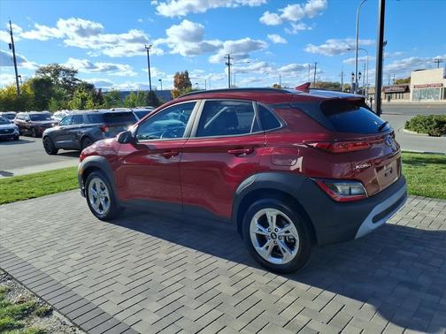 2022 Hyundai KONA SEL