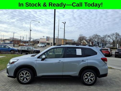 Ice Silver Metallic 2021 Subaru Forester Premium