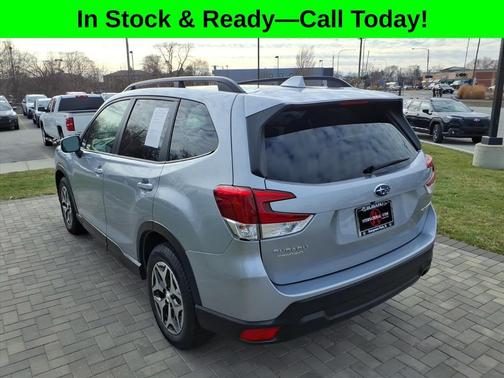 Ice Silver Metallic 2021 Subaru Forester Premium