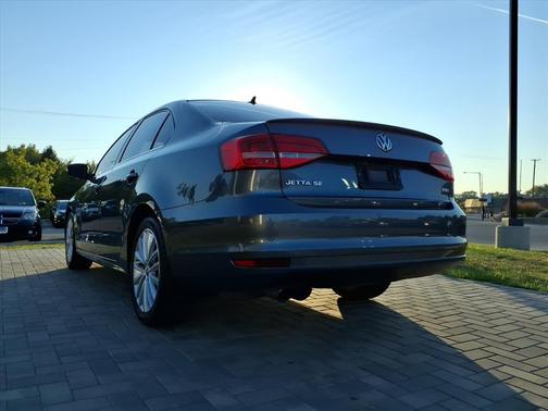 2015 Volkswagen Jetta Auto SE w/Connectivity/Navigation