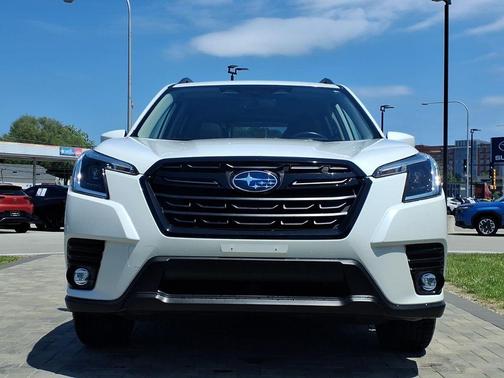 Crystal White Pearl 2024 Subaru Forester Premium