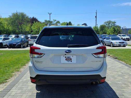 Crystal White Pearl 2024 Subaru Forester Premium