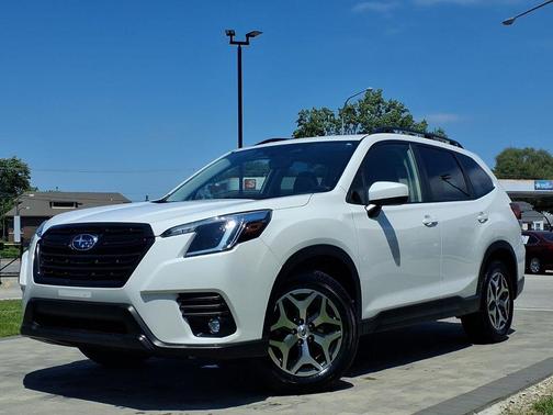 Crystal White Pearl 2024 Subaru Forester Premium