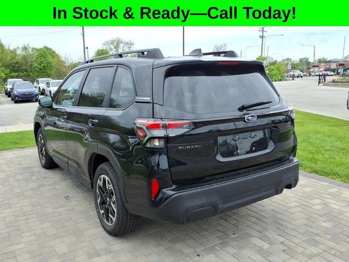 Crystal Black Silica 2025 Subaru Forester Premium
