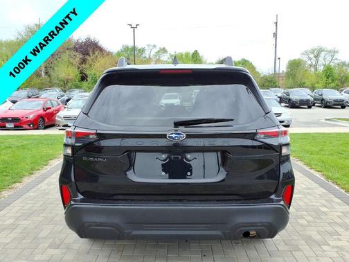 Crystal Black Silica 2025 Subaru Forester Premium
