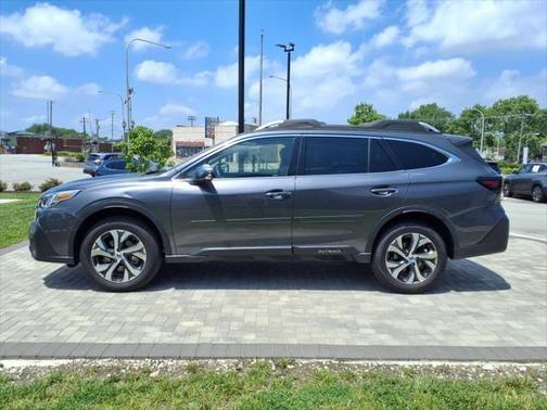 2022 Subaru Outback Touring XT