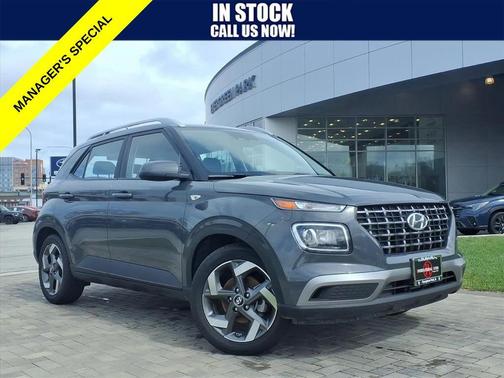 Ecotronic Gray 2025 Hyundai VENUE SEL