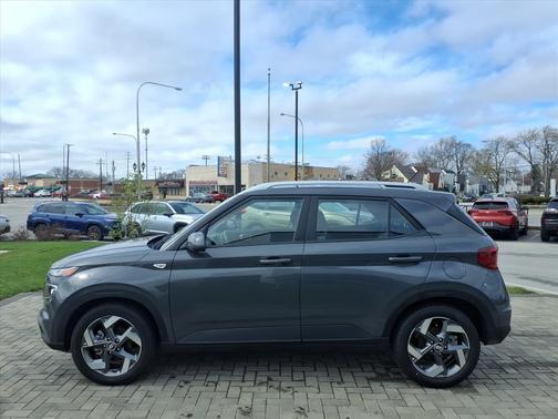 Ecotronic Gray 2025 Hyundai VENUE SEL