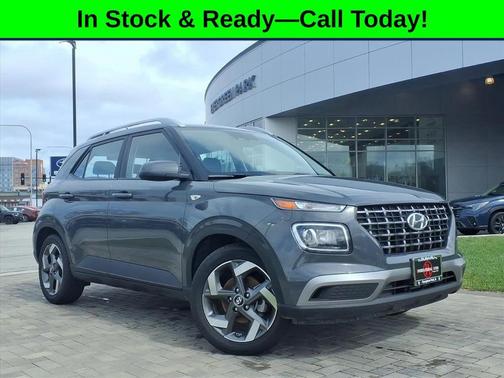Ecotronic Gray 2025 Hyundai VENUE SEL
