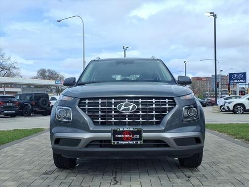 Ecotronic Gray 2025 Hyundai VENUE SEL