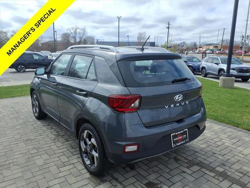 Ecotronic Gray 2025 Hyundai VENUE SEL