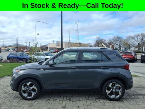 Ecotronic Gray 2025 Hyundai VENUE SEL