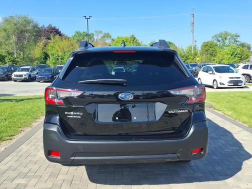 Crystal Black Silica 2024 Subaru Outback Premium