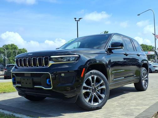 Diamond Black Crystal Pearlcoat 2022 Jeep Grand Cherokee 4xe Overland