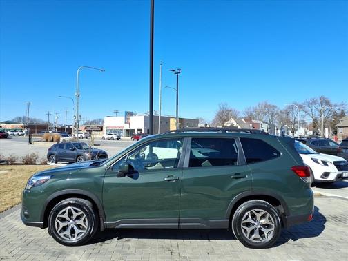 2023 Subaru Forester Premium