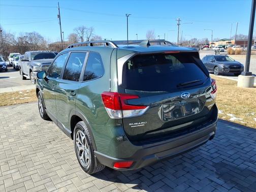 2023 Subaru Forester Premium