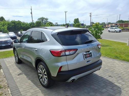 Iconic Silver Metallic 2021 Ford Escape Titanium