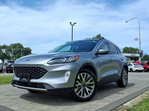 Iconic Silver Metallic 2021 Ford Escape Titanium
